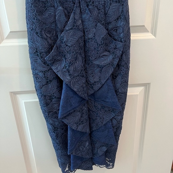 ML Monique Lhuillier Follow Suit Sheath - Picture 6 of 16